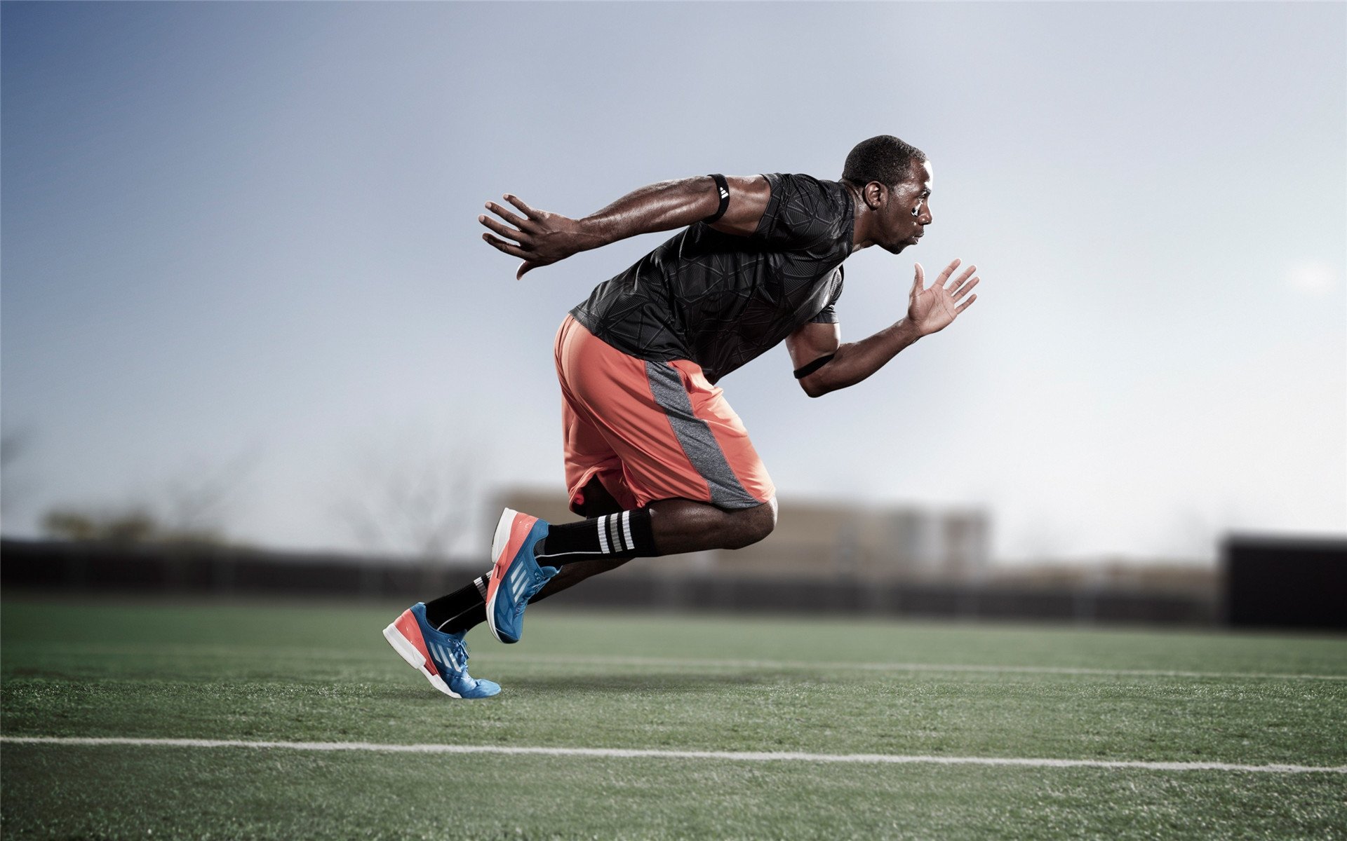 哈兰德降维打击!拜仁防线被他冲成筛子,南半球见证北欧核弹头崛起