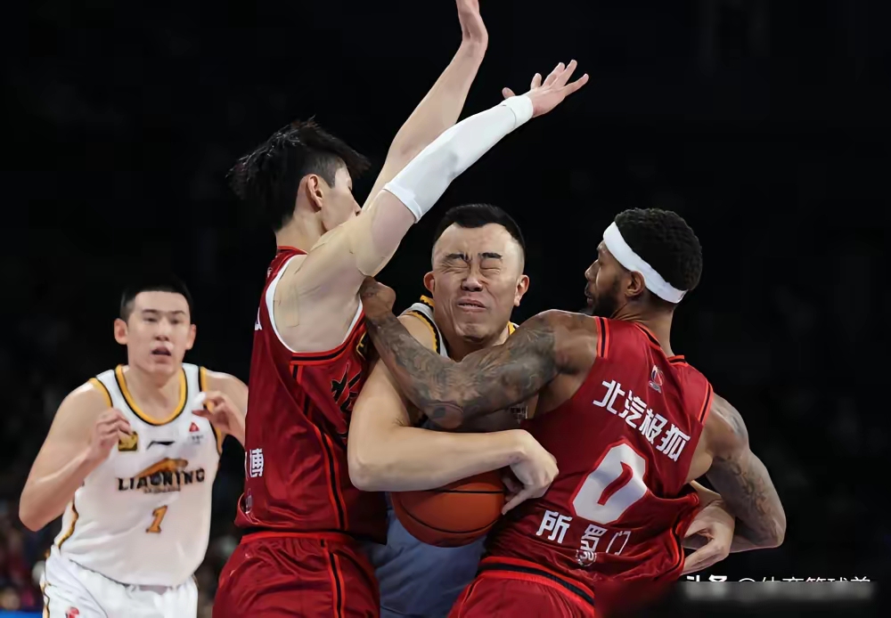 天津队完胜广州队,周琦统治全场 天津队完胜广州队,周琦统治全场