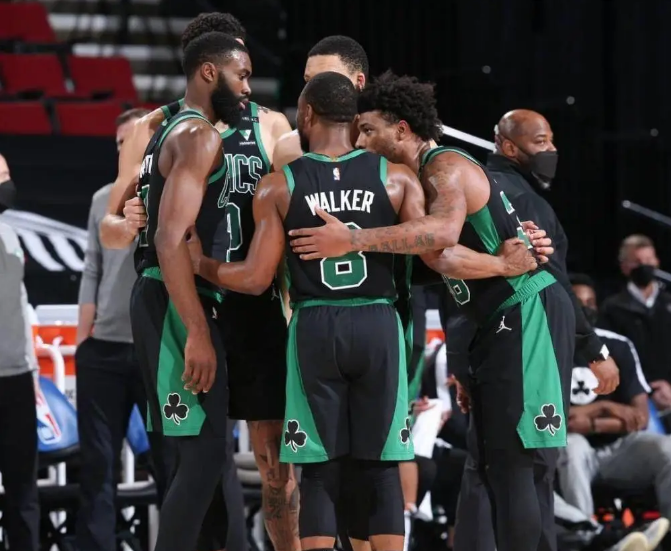 山东队逆转骑士，霍勒迪点燃赛场